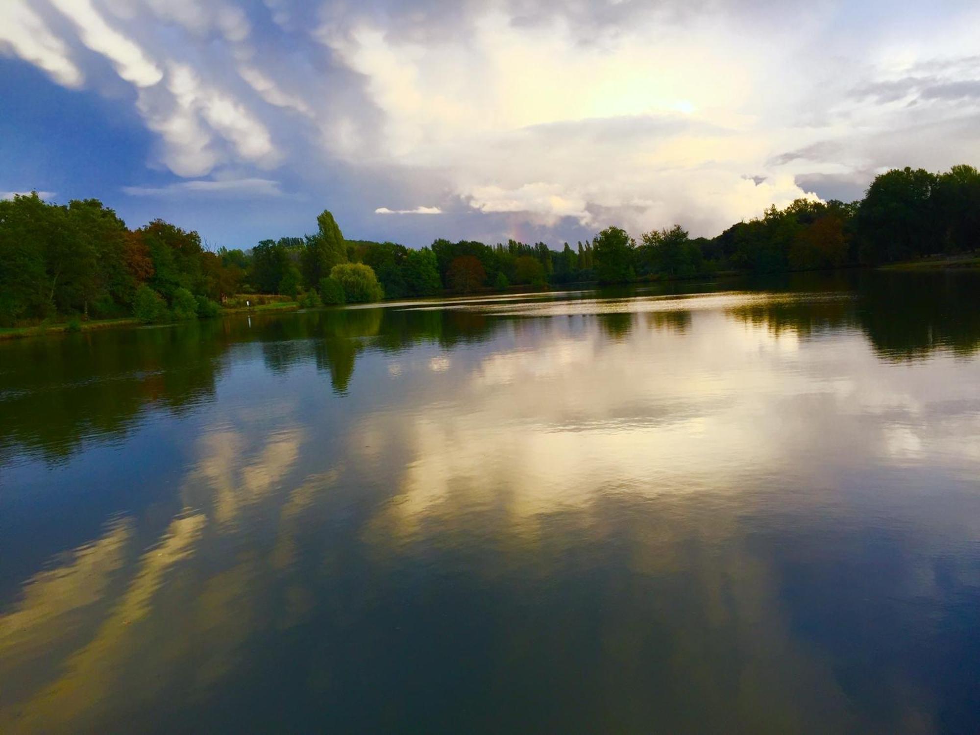 Nature Et Bord D'Etang A Jars Exterior photo