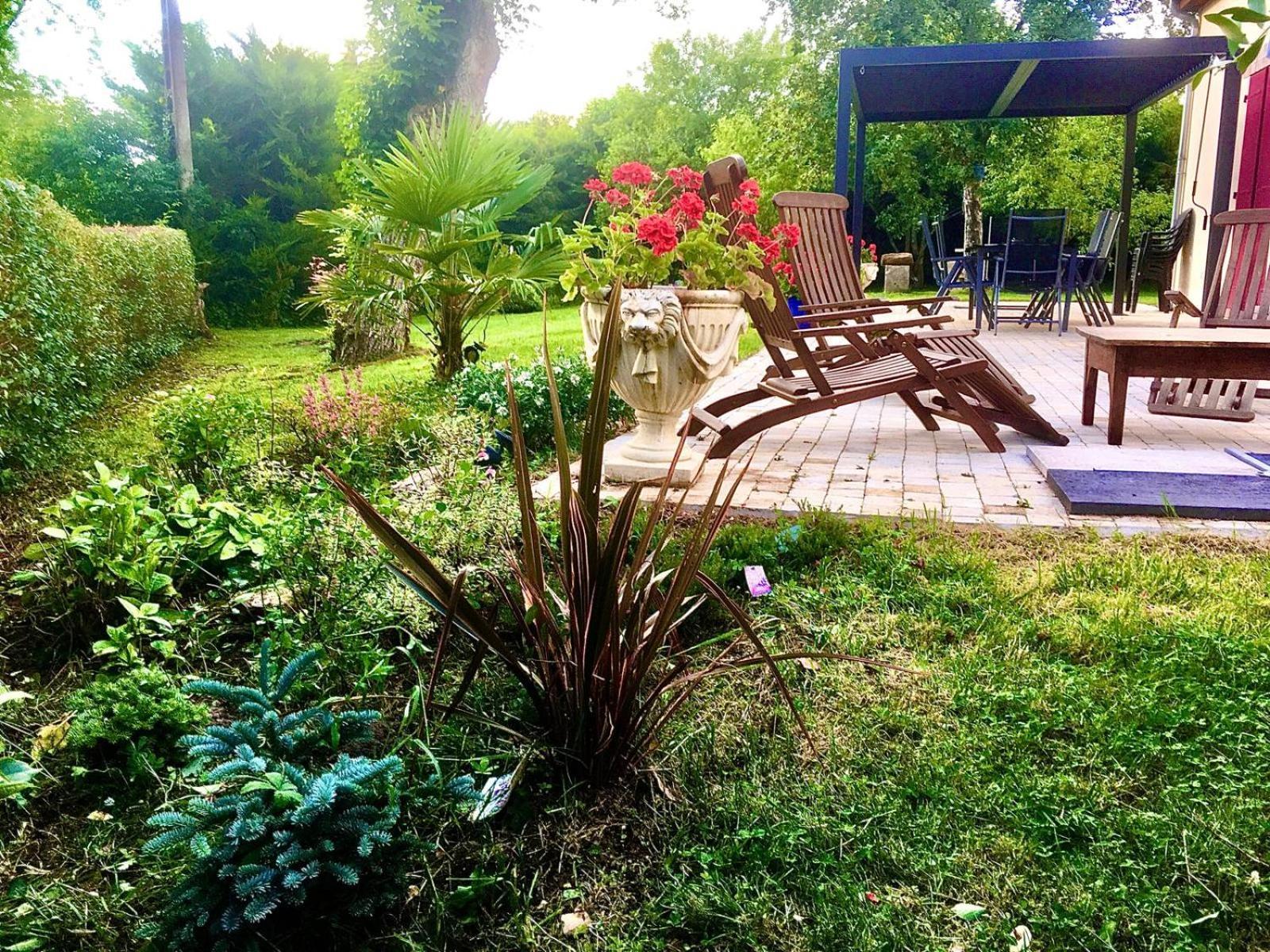 Nature Et Bord D'Etang A Jars Exterior photo